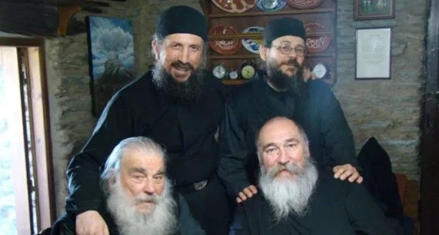 Τζίμης Πανούσης: Η σχέση του με το μοναστήρι της Παναχράντου (εικόνες)
